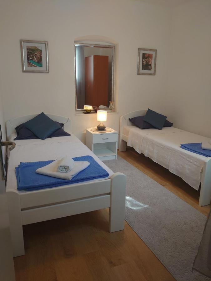 Apartments Tulipan - With Free Private Parking Garage Мостар Экстерьер фото