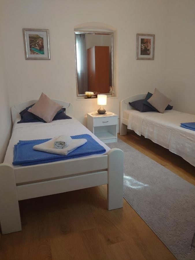 Apartments Tulipan - With Free Private Parking Garage Мостар Экстерьер фото