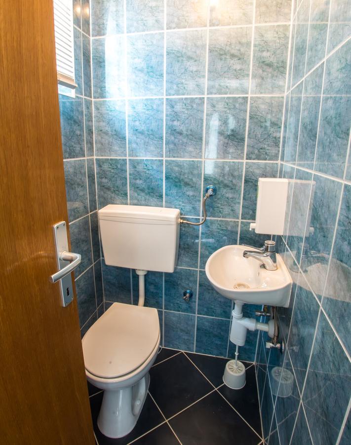 Apartments Tulipan - With Free Private Parking Garage Мостар Экстерьер фото