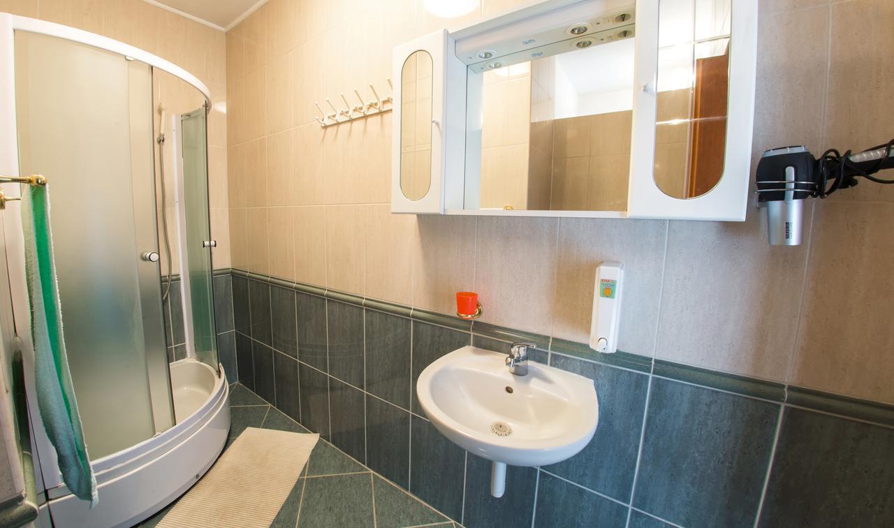 Apartments Tulipan - With Free Private Parking Garage Мостар Экстерьер фото